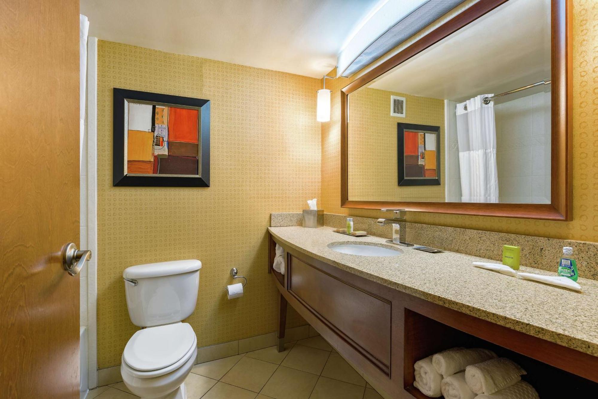 ดับเบิลทรี บาย ฮิลตัน จอห์นสันซิตี้ Hotel ภายนอก รูปภาพ