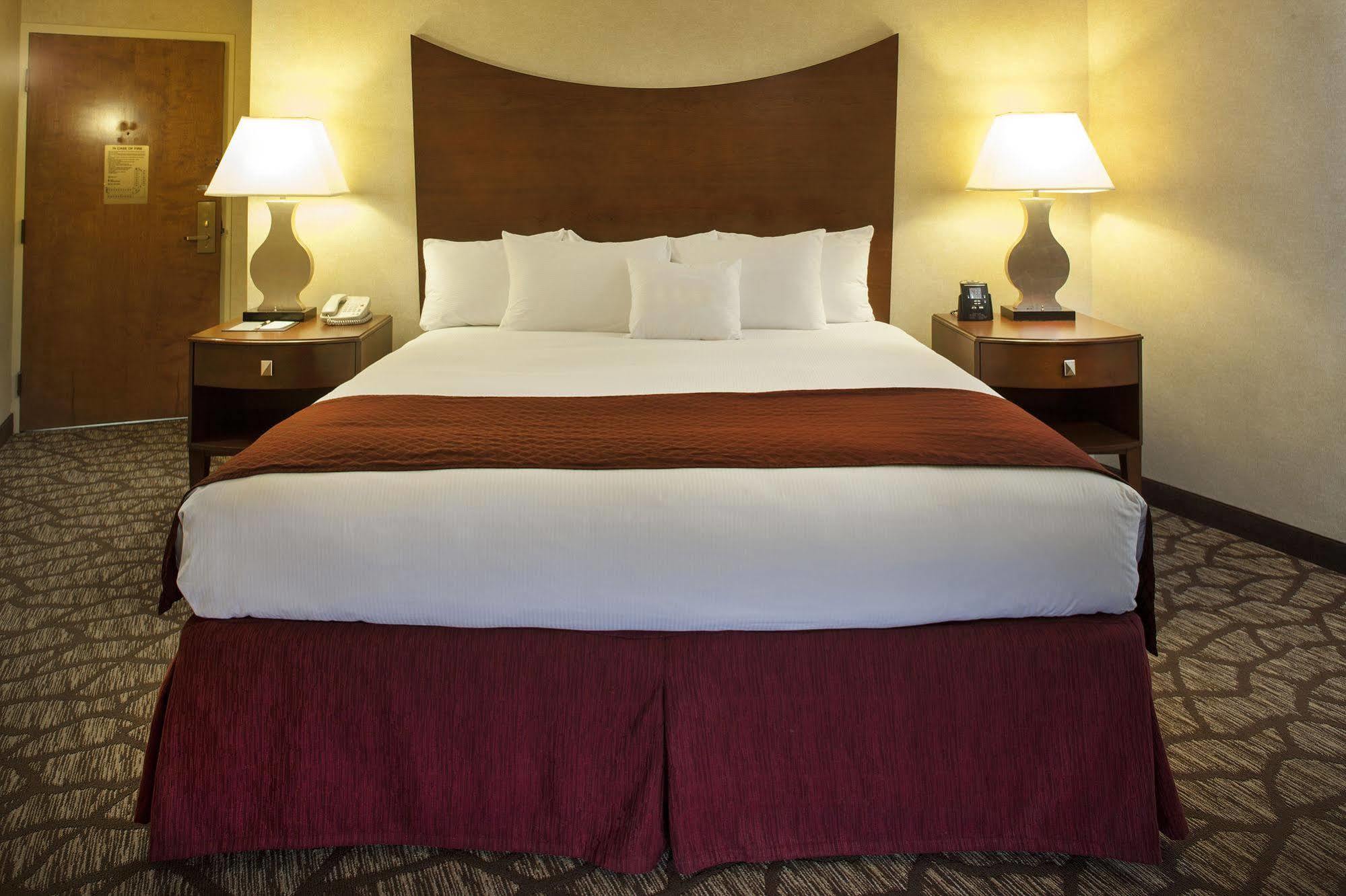 ดับเบิลทรี บาย ฮิลตัน จอห์นสันซิตี้ Hotel ภายนอก รูปภาพ